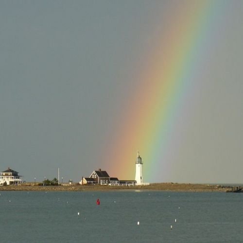rainbow-light-house-Juan-Antonio-Robles